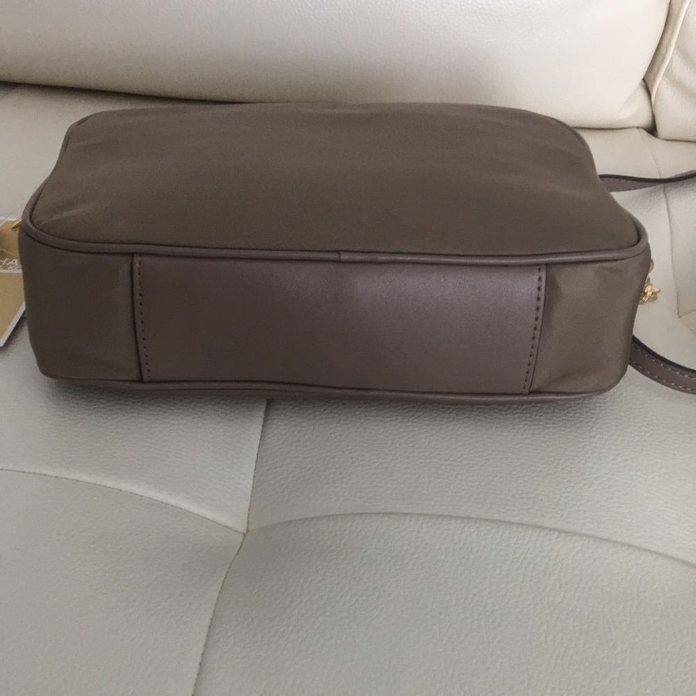 SOLD!!! Michael Kors Polly Large East West Nylon Crossbody Bag NWT - Picture 4 of 11